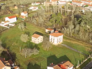 Casa de la Dirección de Vallejo de Orbó