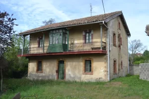 Casa del Cura de Vallejo de Orbó