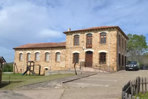 Casa del Pueblo de Vallejo de Orbó